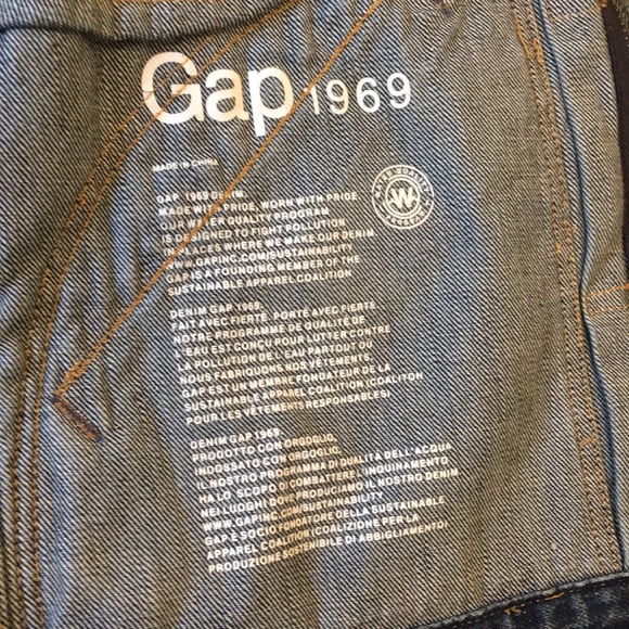 Gap Zipper Up Denim Jacket Worn Once! - Picture 3 of 3